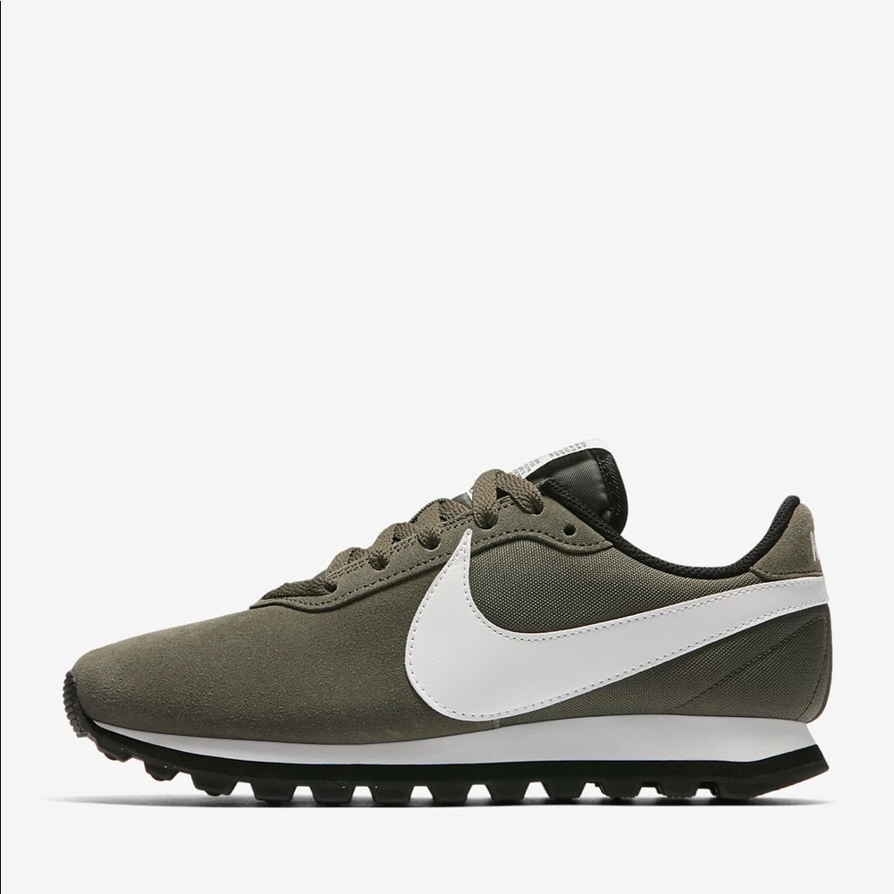 Nike Wmns Pre-Love O.X. Twilight Marsh Sneaker 7.5